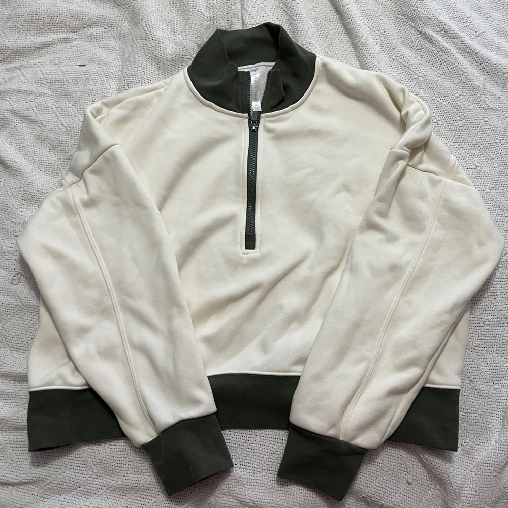 Fabletics Cropped Quarter Zip sweatshirt